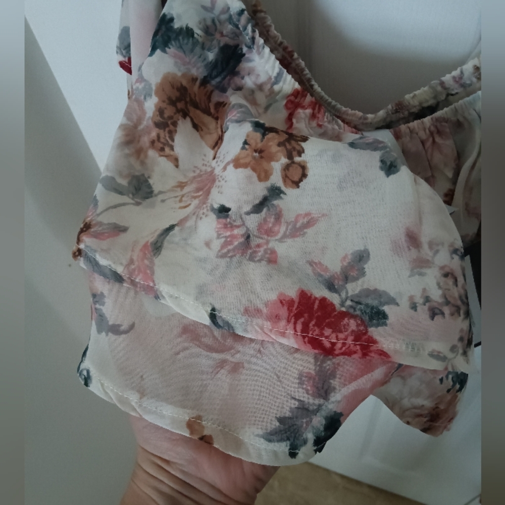 Off Shoulder Flower Top - Picture 3 of 5